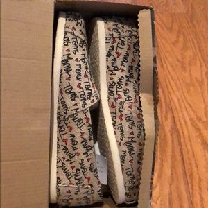 Toms classics Size 7